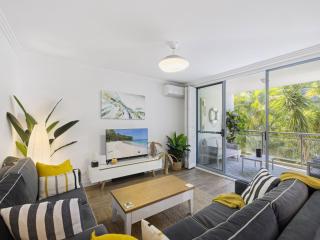Bright 2-Bed Apartment Near Narrabeen Beach - 8