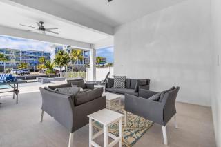 141 Brand New Luxury 6BR 6BA Build with Heated Pool! home - 3