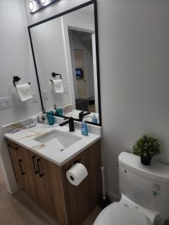 Cozy, Classy 2 BedRM Private Suite with Netflix and Parking - 4