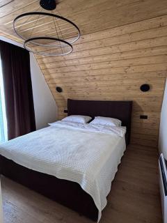 Lofty House Mountain - 2