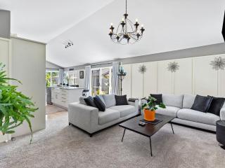 Hunter Lodge Your Papamoa Beach Escape - 0