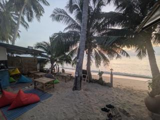 Sleepy beach bungalows - 4