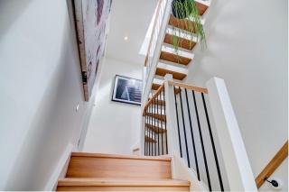 Iconic Elizabeth Bay Pad - 3