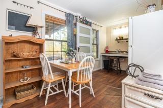 Cabin close to FL Caverns! Hot Tub, WI-FI, & Firepit - 5