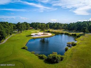 Royal Pines - 8