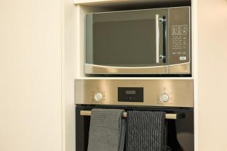 VTA - Stylish CBD 1BR Retreat - Walk to Market - 2