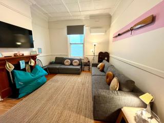 Kerrigan's on Seaview- one minute walk to beach - not beachfront views - 7