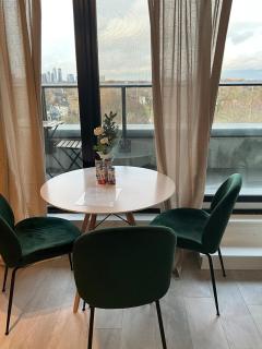 Serene Cozy 1BDRM Condo near Sherway Mall, Lakeshore, & Airport - 3