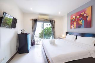 Baan Yuyen Karon Guesthouse - 0