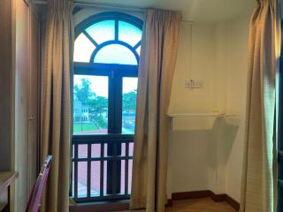 D'Feringghi Hotel - 1