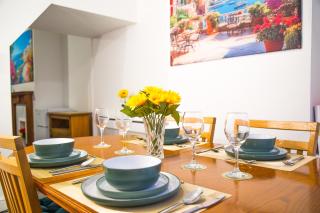 Lucky Home 7 - Near BAE, Docks, Lake District - Ideal for Trade & Family - 2 Bedrooms - One Double Bed in Each Bedroom - Max 4 Guests - 7