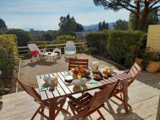 Appartement 2 pièces, terrasse vue mer, parking, proche plage - FR-1-251-899 - 0