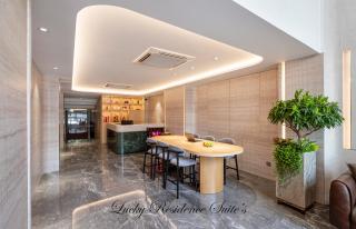 McGallery Art - Lucky Residence Suite's & Apartments - 9