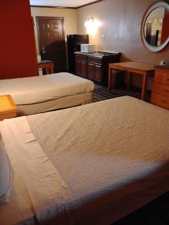 Gated 2 Double Bed Studio with Full Kitchen 118 - 1