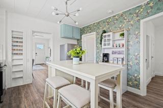 Blue Raptor Family-Friendly 3BR Private Yard - 9