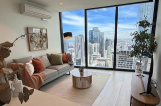 Sky 2 bed apt at Mel CBD with gym pool & sauna - 0