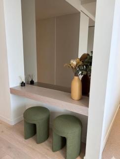 Sky 2 bed apt at Mel CBD with gym pool & sauna - 6