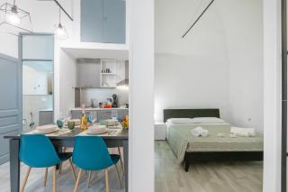 Saro House - Happy Rentals - 5