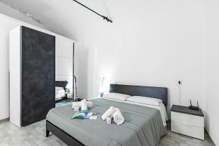 Saro House - Happy Rentals - 3