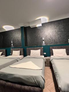 M pyramids hotel - 9