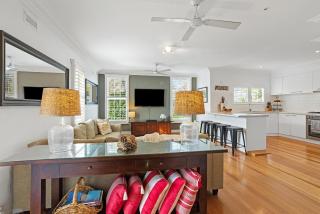 Sorrento Darling by Ready Set Stay - 3