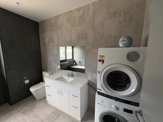 Quite and large 2 bedroom - Sleeps 6 - 2 bathrooms - 3