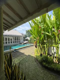 Villa Kiran - Cozy 3BR Private Villa in Kerobokan - 3