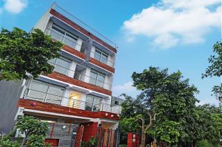 Super Townhouse Roadway Inn - 8