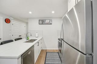 Cozy 2 bedrooms Suite in Mahogany SE Sleeps 6 - 3