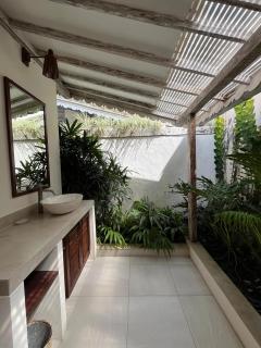 4BR Tropical Private Pool Villa in Kerobokan - 7