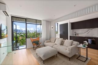 Bright 2-Bed Apt with Spectacular Bridge Views - 0