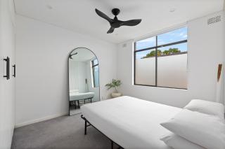 Bright 2-Bed Apt with Spectacular Bridge Views - 4