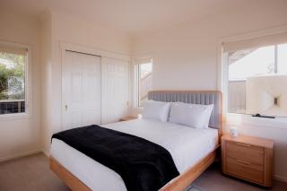 Surfside House Dodges Ferry coastal retreat - 4