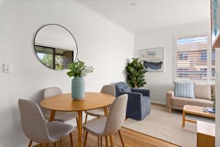 Bright 3-Bed Apartment Near Coogee Beach - 8