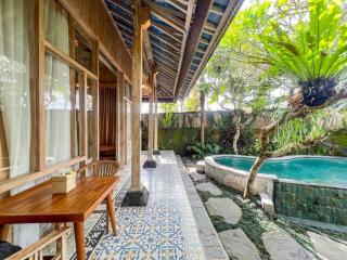 Wooden Ganeca Villas by GenuineHost - 3