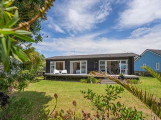 Coastal Nook - Matarangi Holiday Home - 9