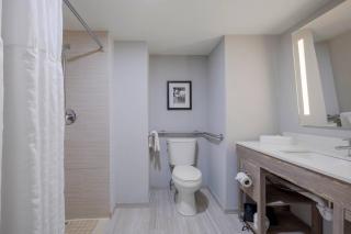 Comfort Inn & Suites Alexandria West - 2