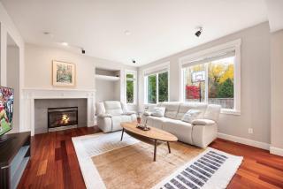 Redmond Modern 3BR Retreat Near Microsoft - 5