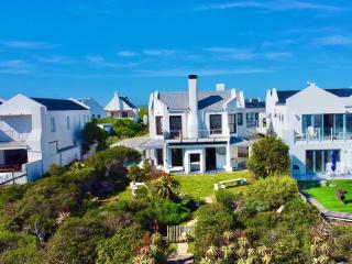 Kumbaya Beach House and Loft Cottage - 6