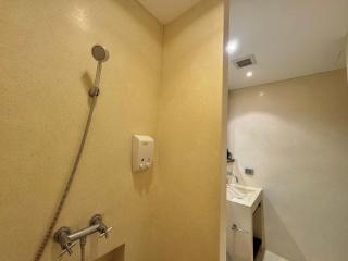 Hua Hin Beach Front Condo - Med style Suite Room - 4