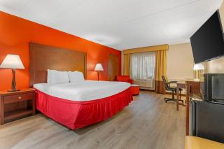 Clarion Hotel & Conference Center Lansing West - Lansing - 3