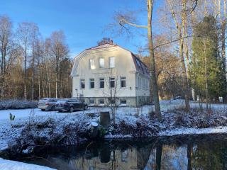 Idyllic Charm- with a moat! - 1
