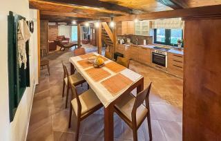 Stunning Home In Velika Jamnicka With Sauna - 7