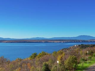 Spacious Apartment in Dramalj with Swimming Pool - 8