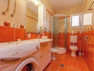 Spacious Apartment in Dramalj with Swimming Pool - 2