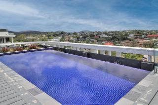Toowong Cozy 2B2B Retreat with Balcony and Parking - 4
