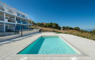 1 Bedroom Gorgeous Apartment In Isola Rossa - 3