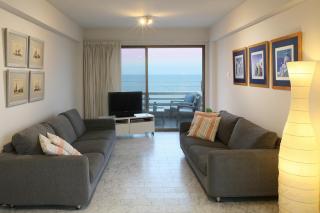 Mackenzie Beachfront Suite - 8