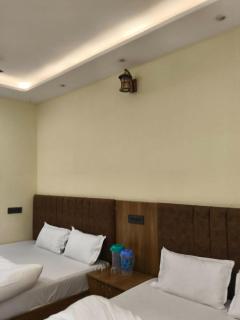 Hotel Shri Mahakal Eternal - 4