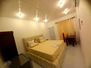 Aurora One-Room House - 2